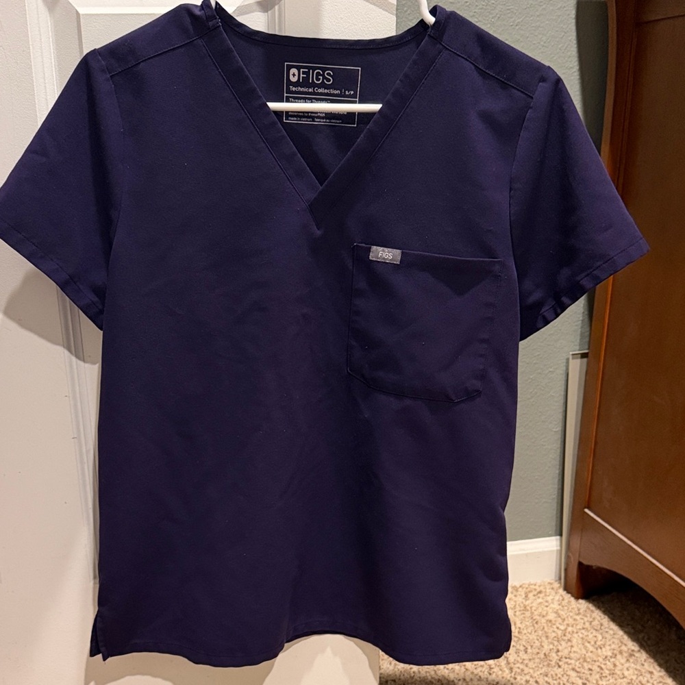Figs Women's purple Jam petite small scrub top